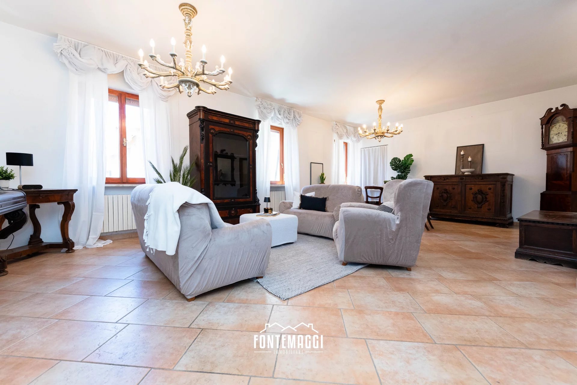 FANO (PU) CENTRO STORICO - APPARTAMENTO CON MANSARDA E TERRAZZA