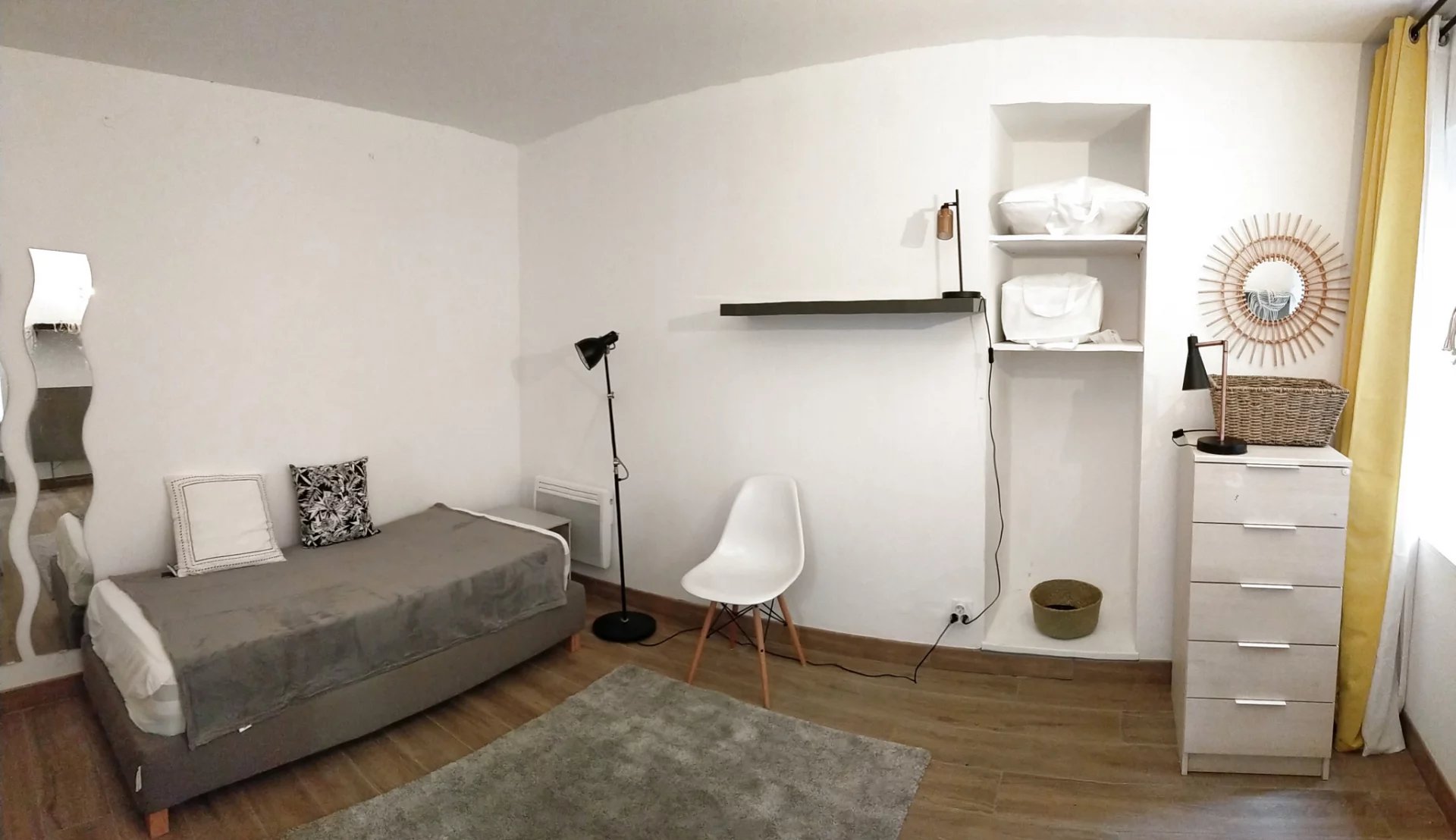PORT SAINT-SAUVEUR - T1 de 20m2 - 550 EUR