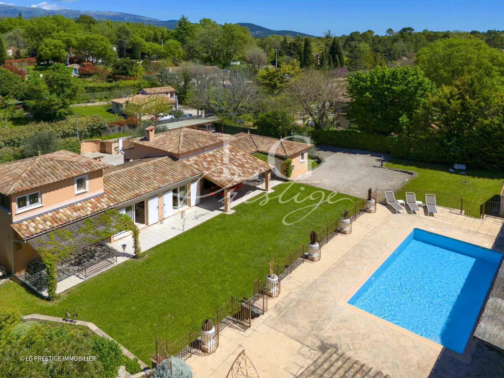 83440 MONTAUROUX VILLA