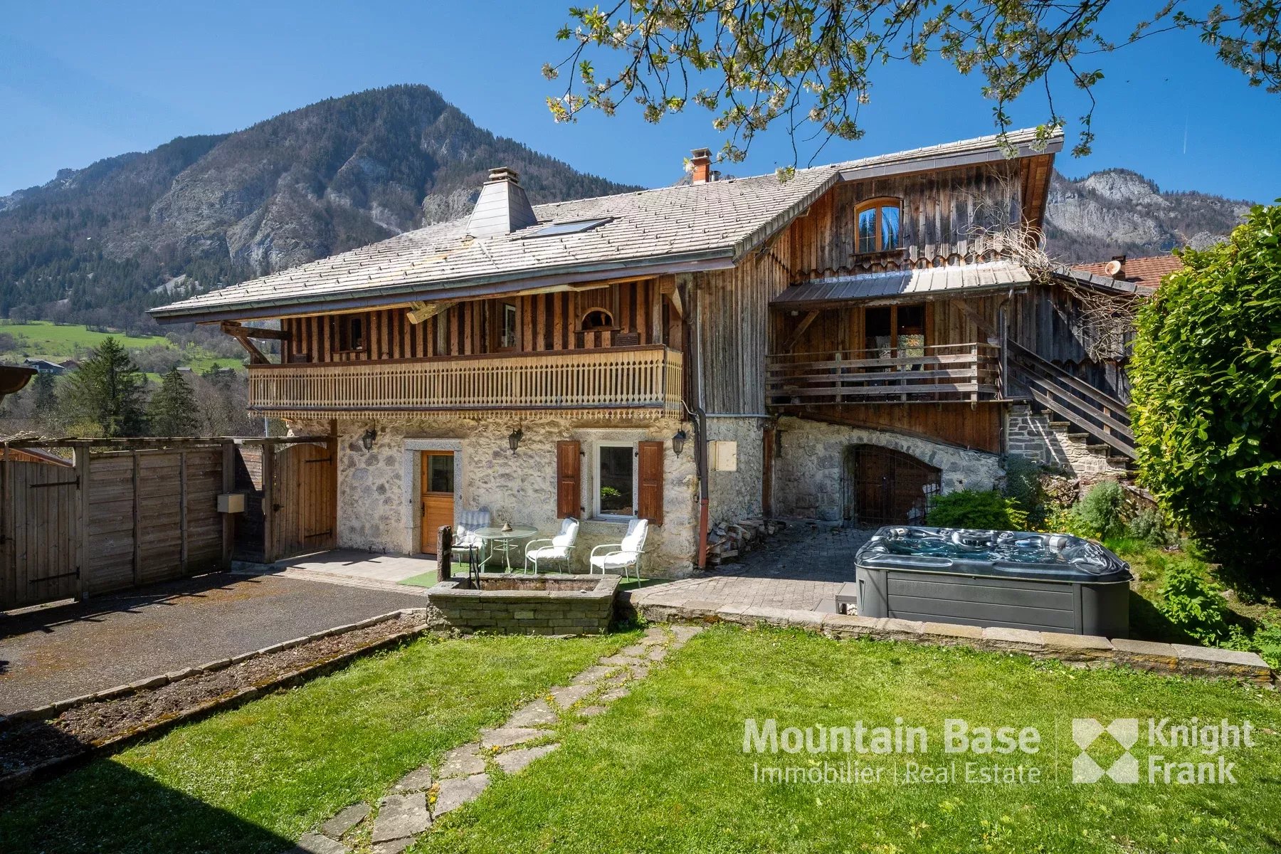 Renovated 6-Bedroom Farmhouse with Separate Apartment and Garden Accommodation in Chamonix