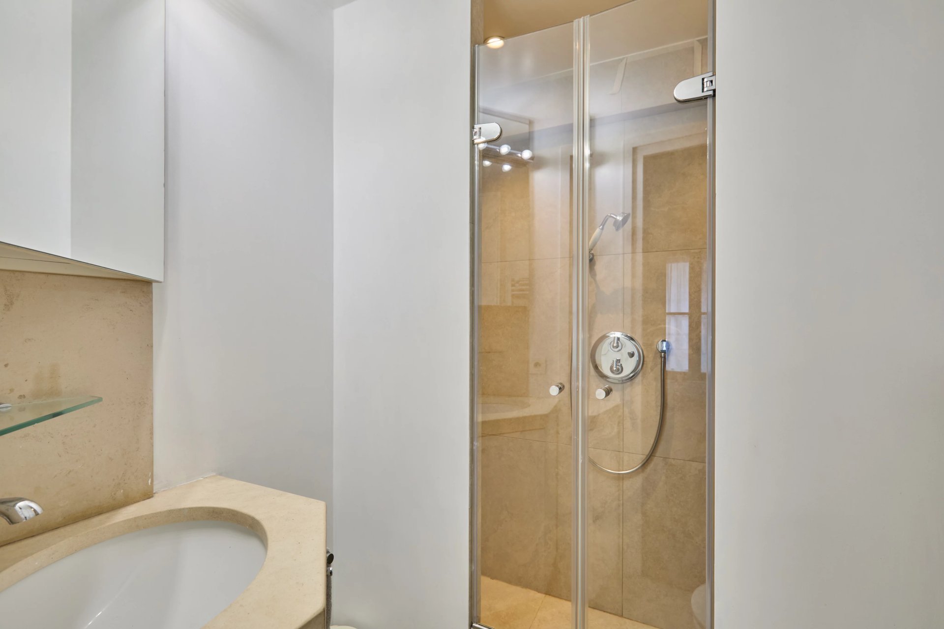 2 Bedroom Apartment/Flat's Image 8