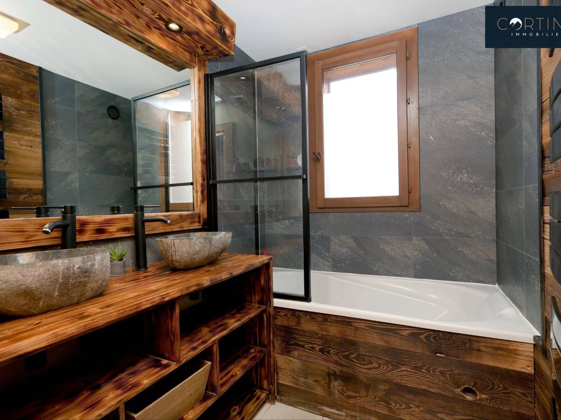 ALBA 52 - Appartement spacieux 10 personnes