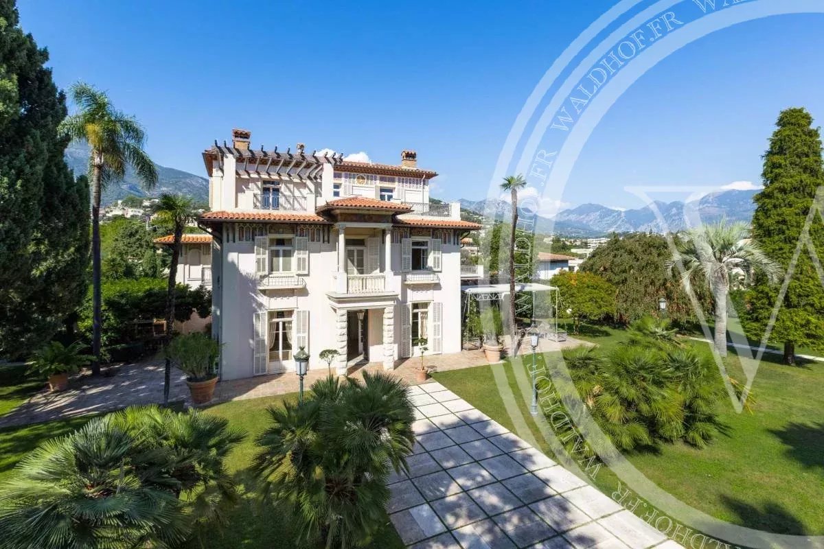 Magnifique propriété Belle Epoque au coeur du Cap Martin