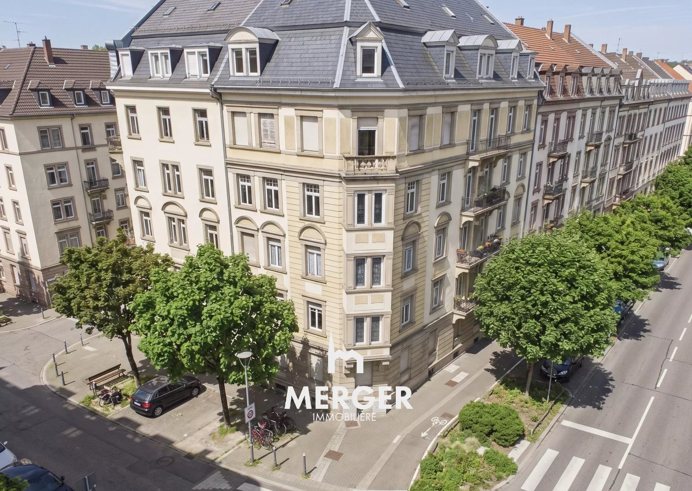 APPARTEMENT 6 PIÈCES À RÉNOVER BOULEVARD D'ANVERS
