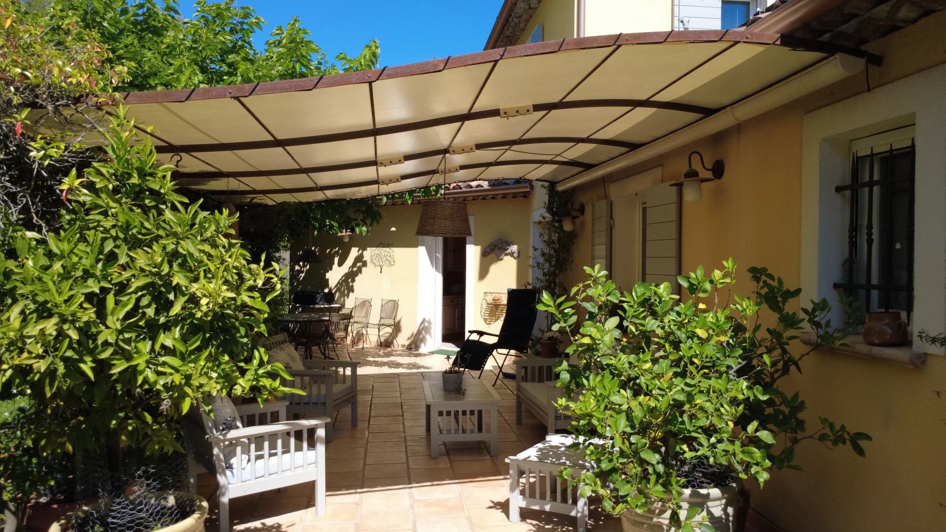 Fabulous 4 bedroom house with large Independent Studio and Swimming Pool - Fayence