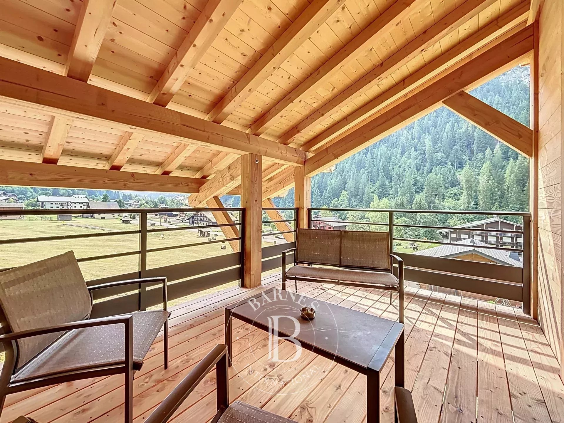 Photo of Châtel – Exceptional Chalet – 230 sqm – Sleeps 10 – Spa, Sauna & Stunning Views