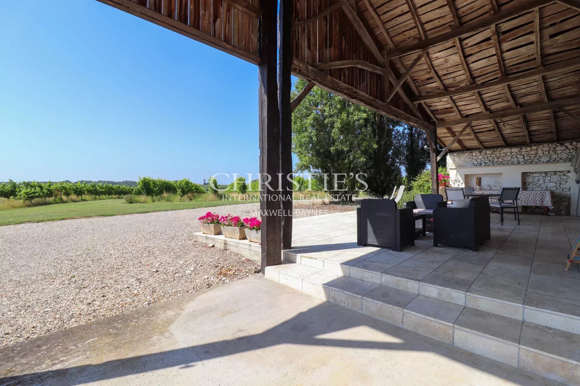 5 Bedroom Villa/Townhouse's Image 3