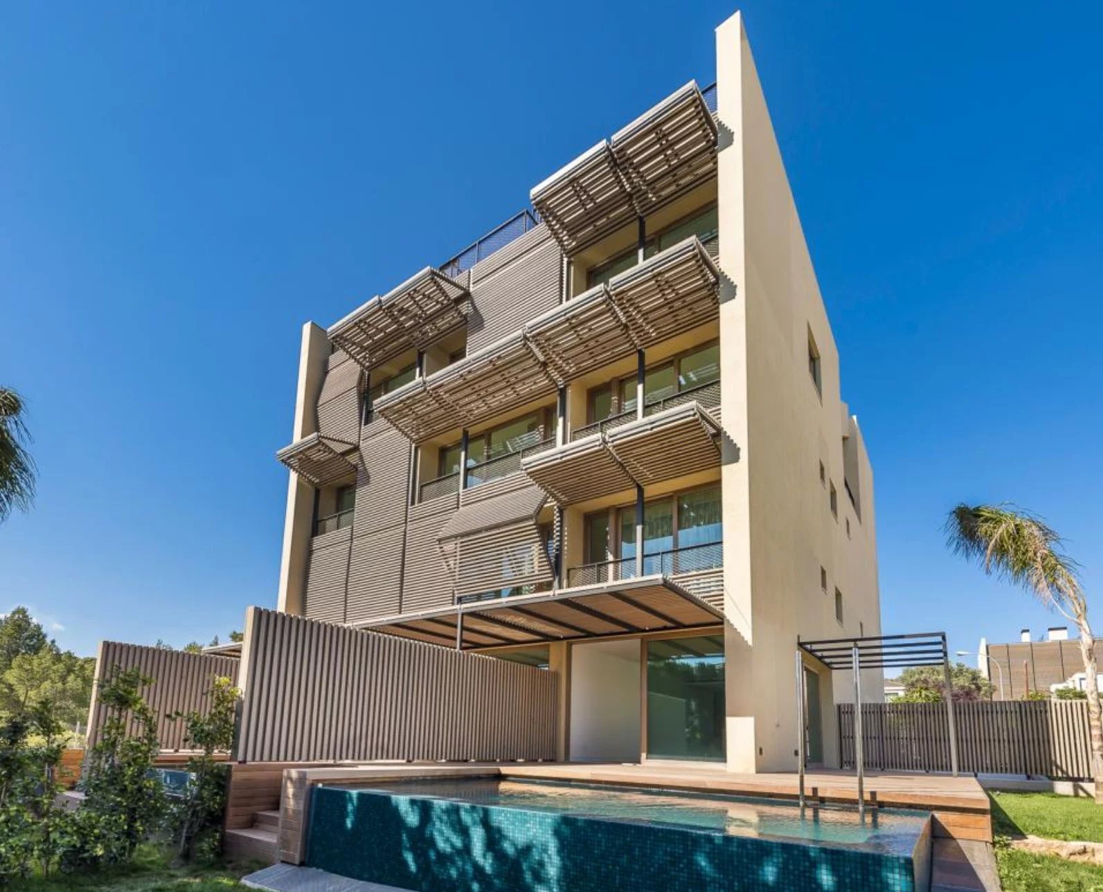 New Built Dulpex Penthouse with Sea Views & Private Pool