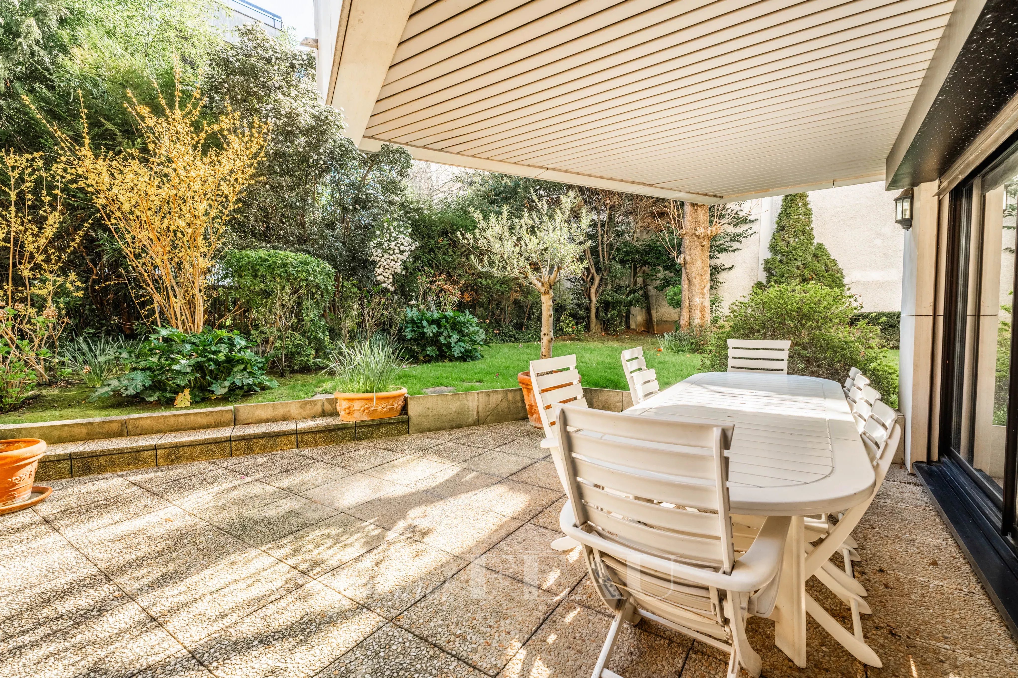 Boulogne North – A 2/3 bed apartment with an extensive garden