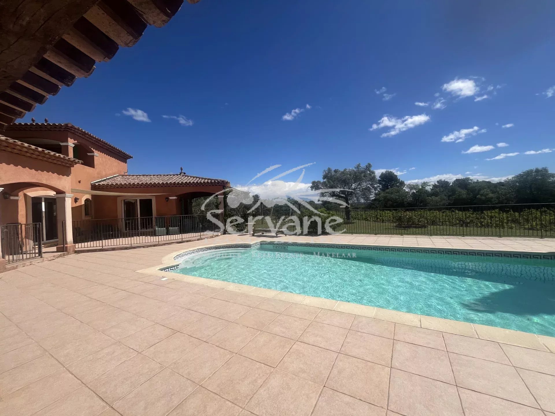 COTIGNAC NICE 4 BEDROOMS VILLA