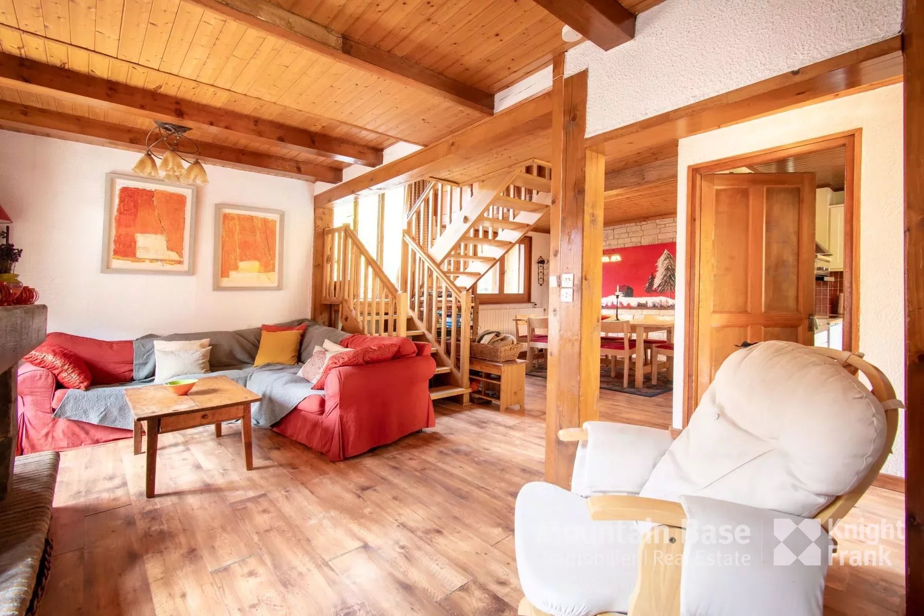 Photo of 6 bedroom chalet in a sought-after area