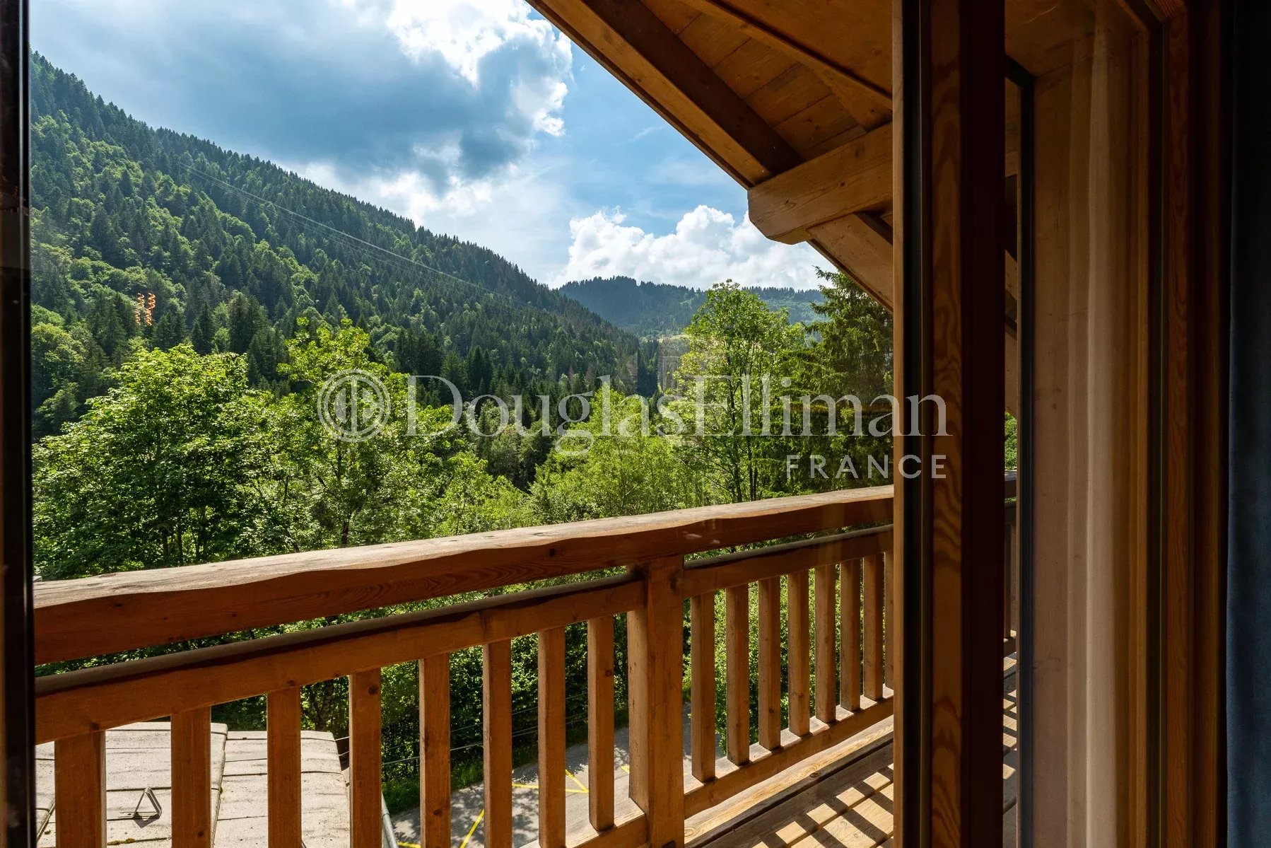 MORZINE – Superbe chalet clé en main de 6 chambres à Morzine - Image nᵒ3