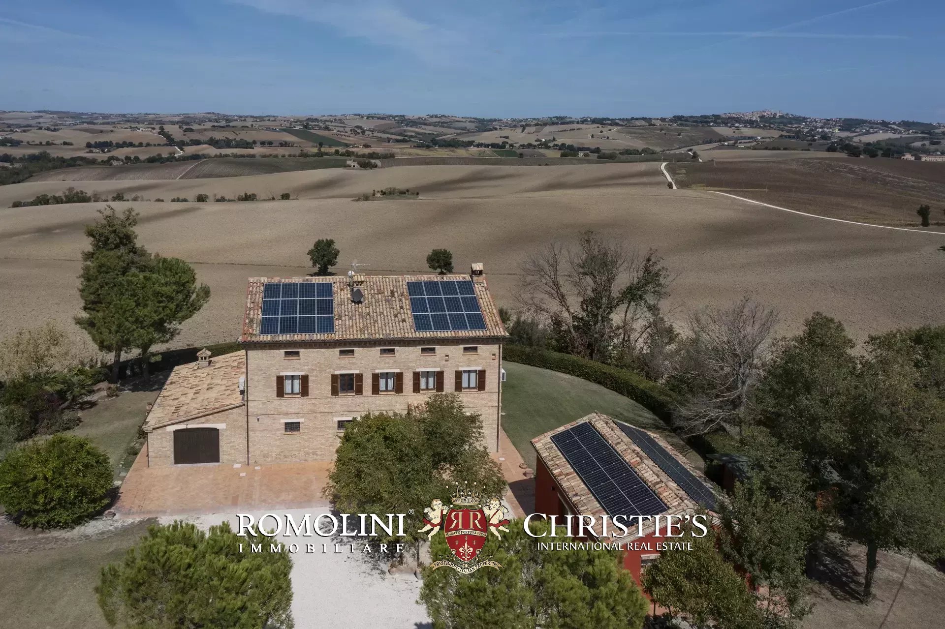 4 Bedroom Villa/Townhouse's Image 10