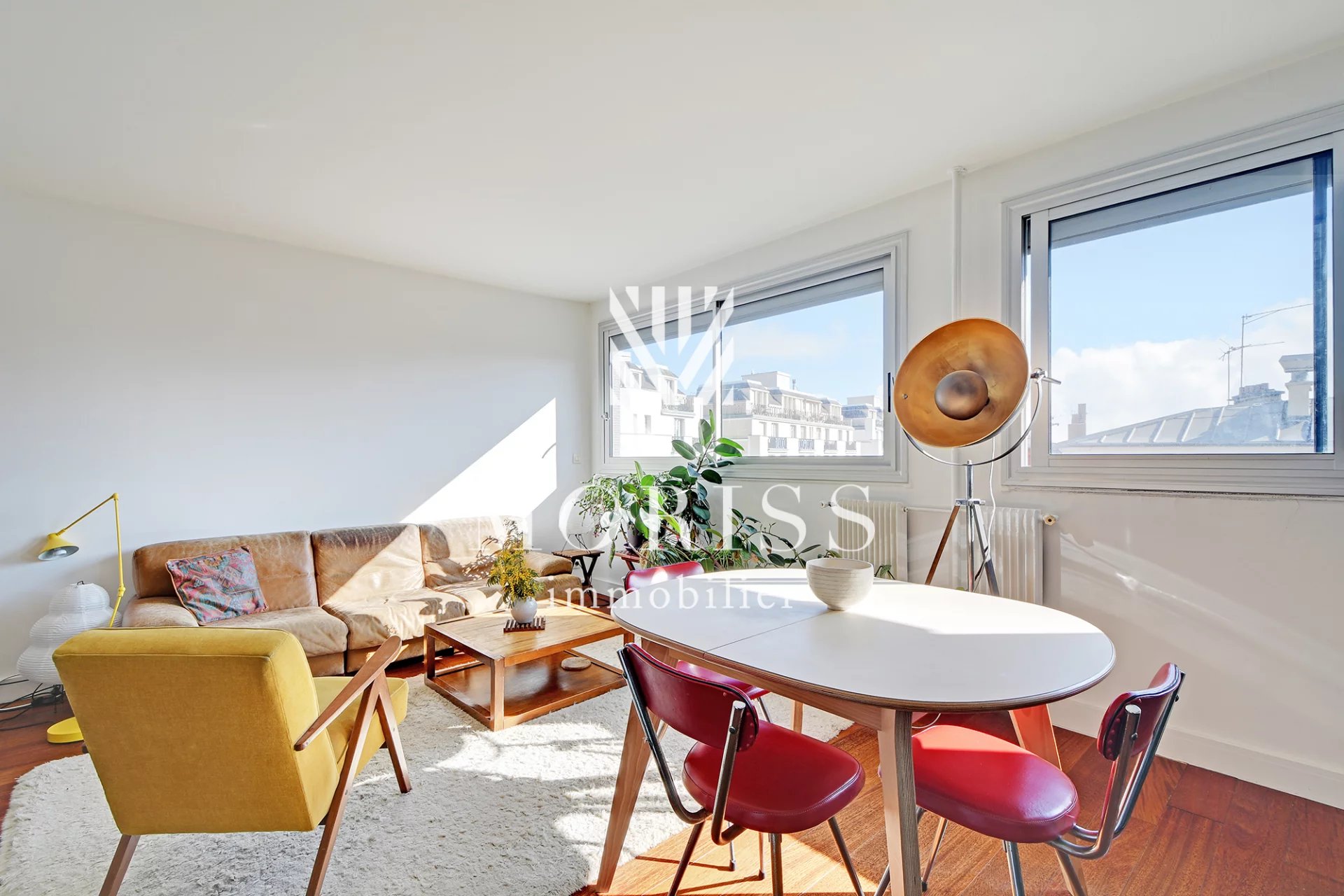 APPARTEMENT 2 PIECES 48 M2 - VUE SACRE-COEUR - Image Array