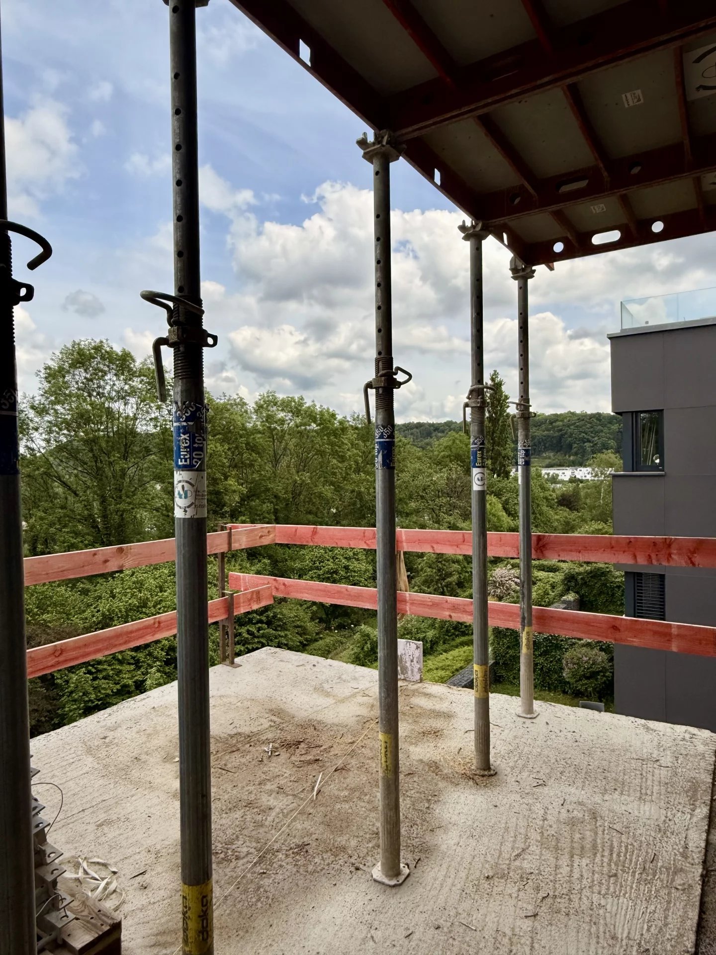 Superbe duplex avec deux terrasses offrant une vue sur Eich