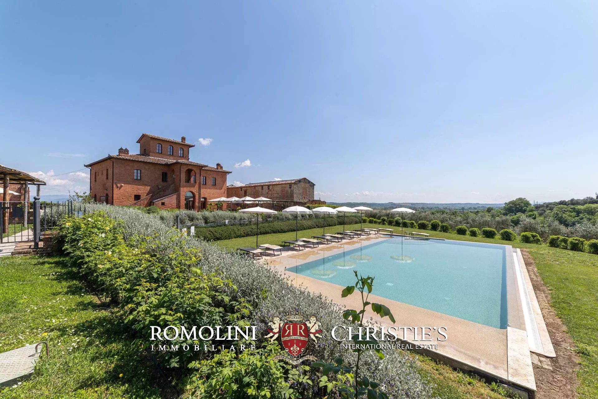 14 Bedroom Villa/Townhouse's Image 3