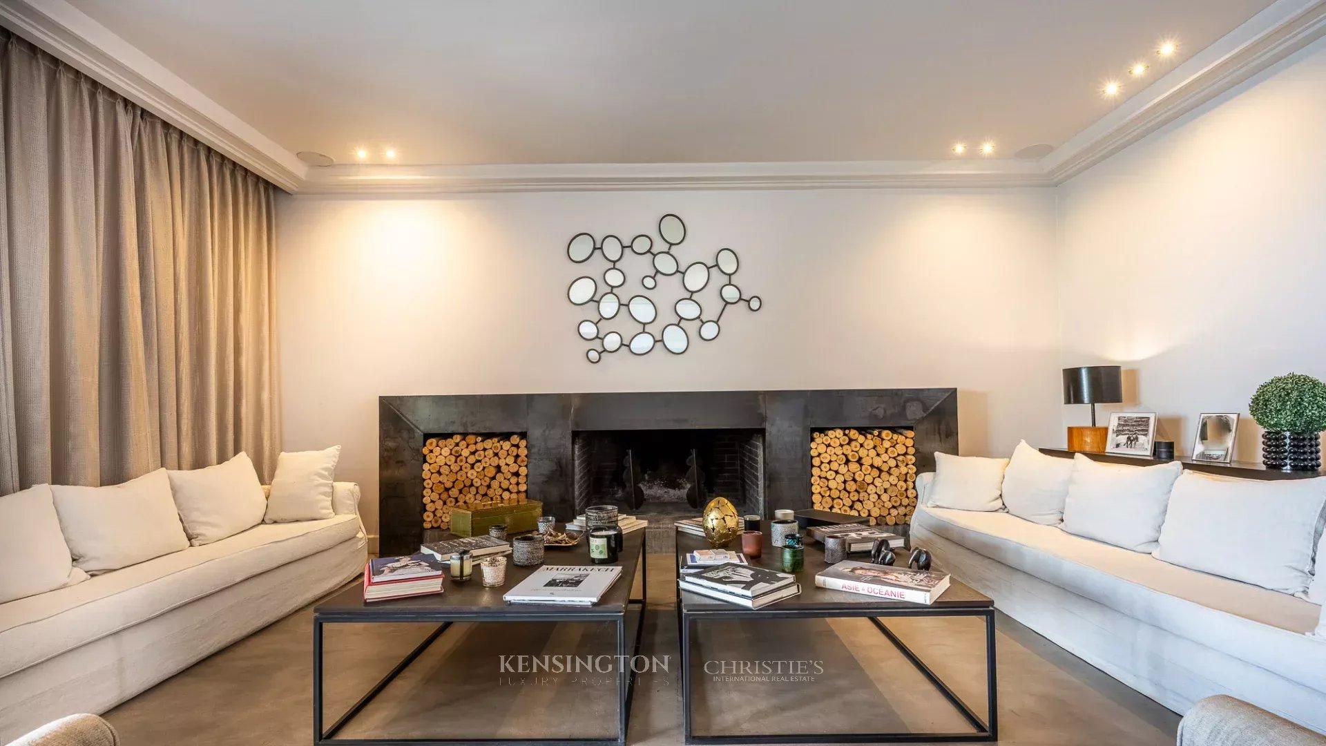 4 Bedroom Villa/Townhouse's Image 4