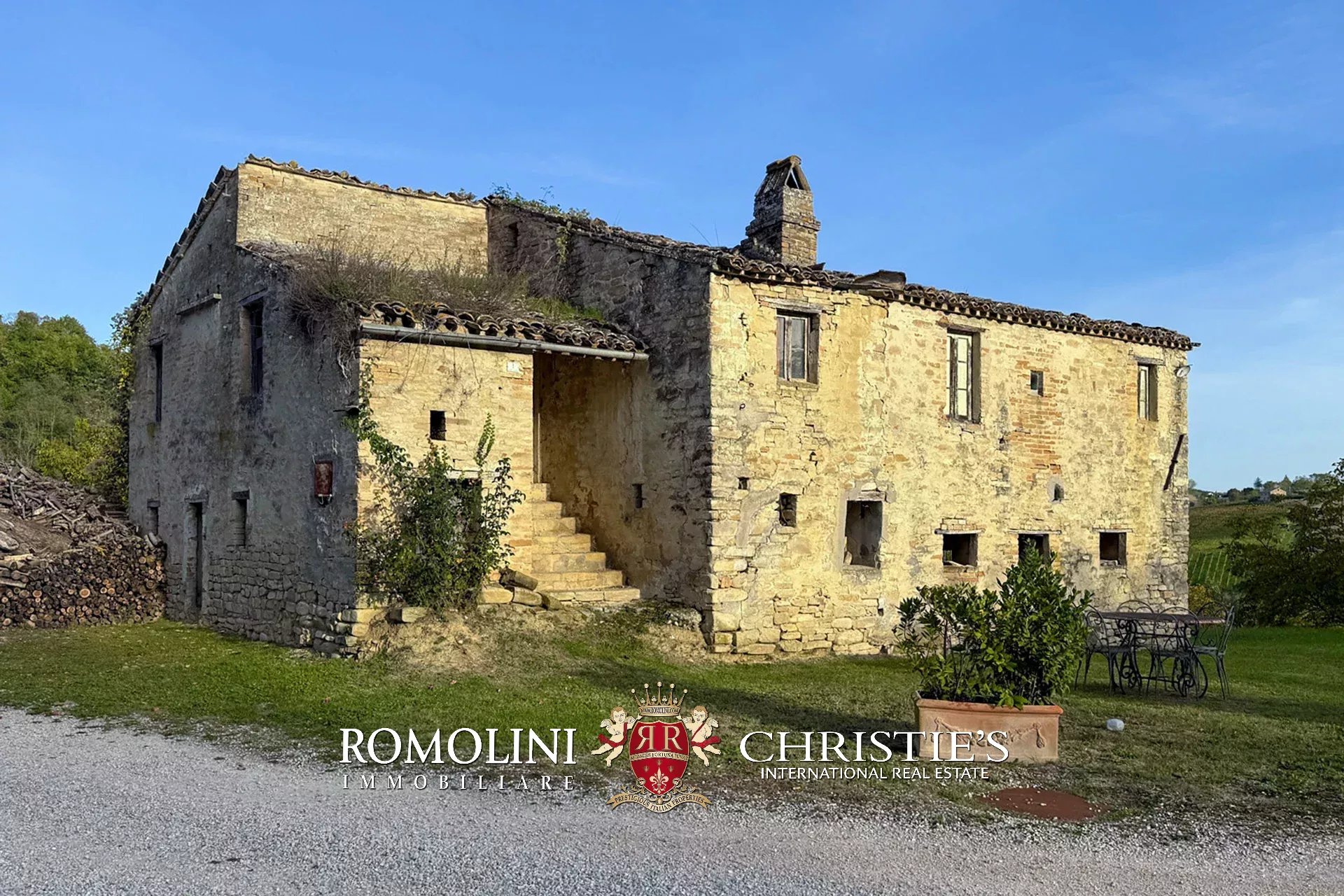 13 Bedroom Vineyard's Image 15