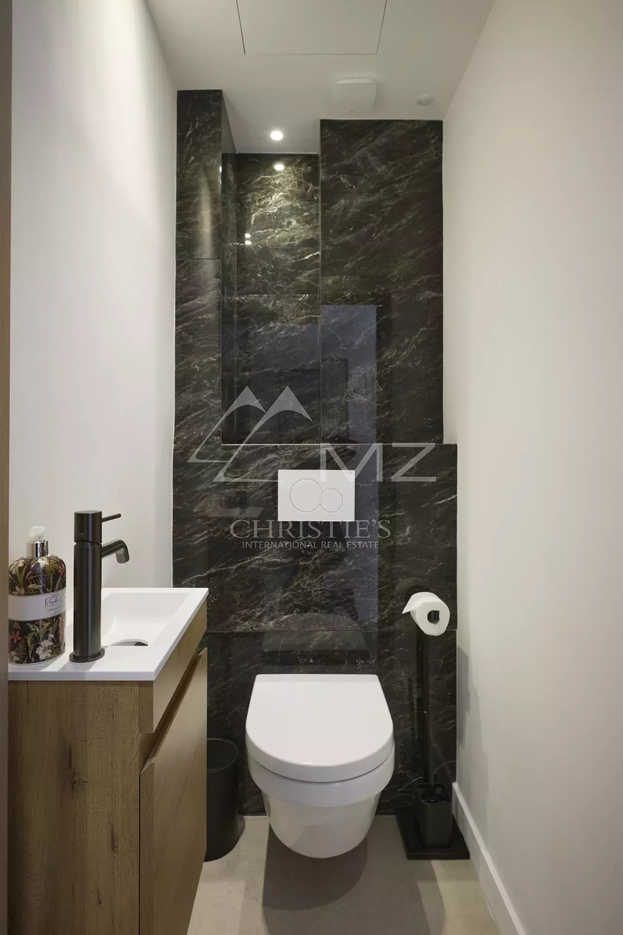 2 Bedroom Apartment/Flat's Image 8