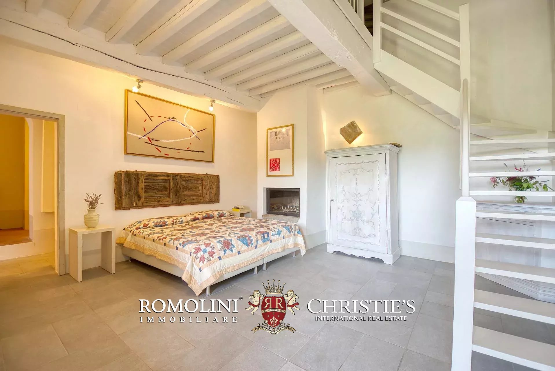 6 Bedroom Villa/Townhouse's Image 42