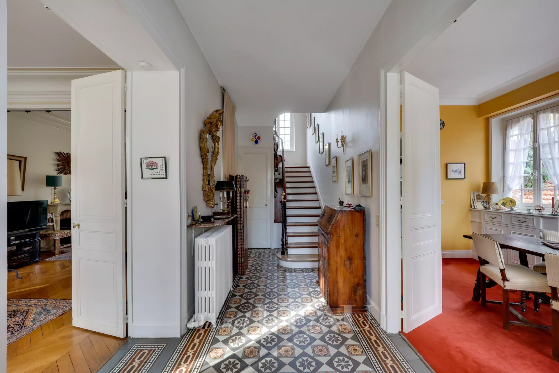 8 Bedroom Villa/Townhouse's Image 5