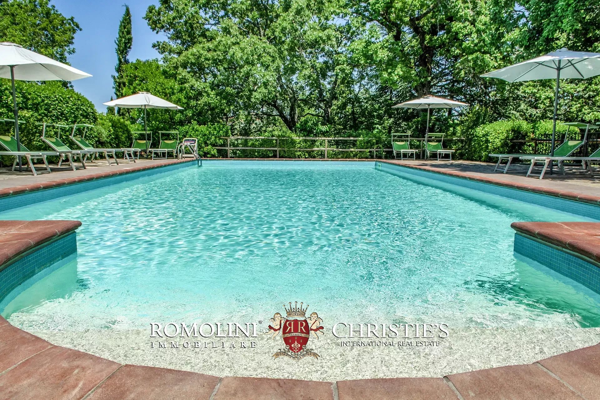 8 Bedroom Villa/Townhouse's Image 33