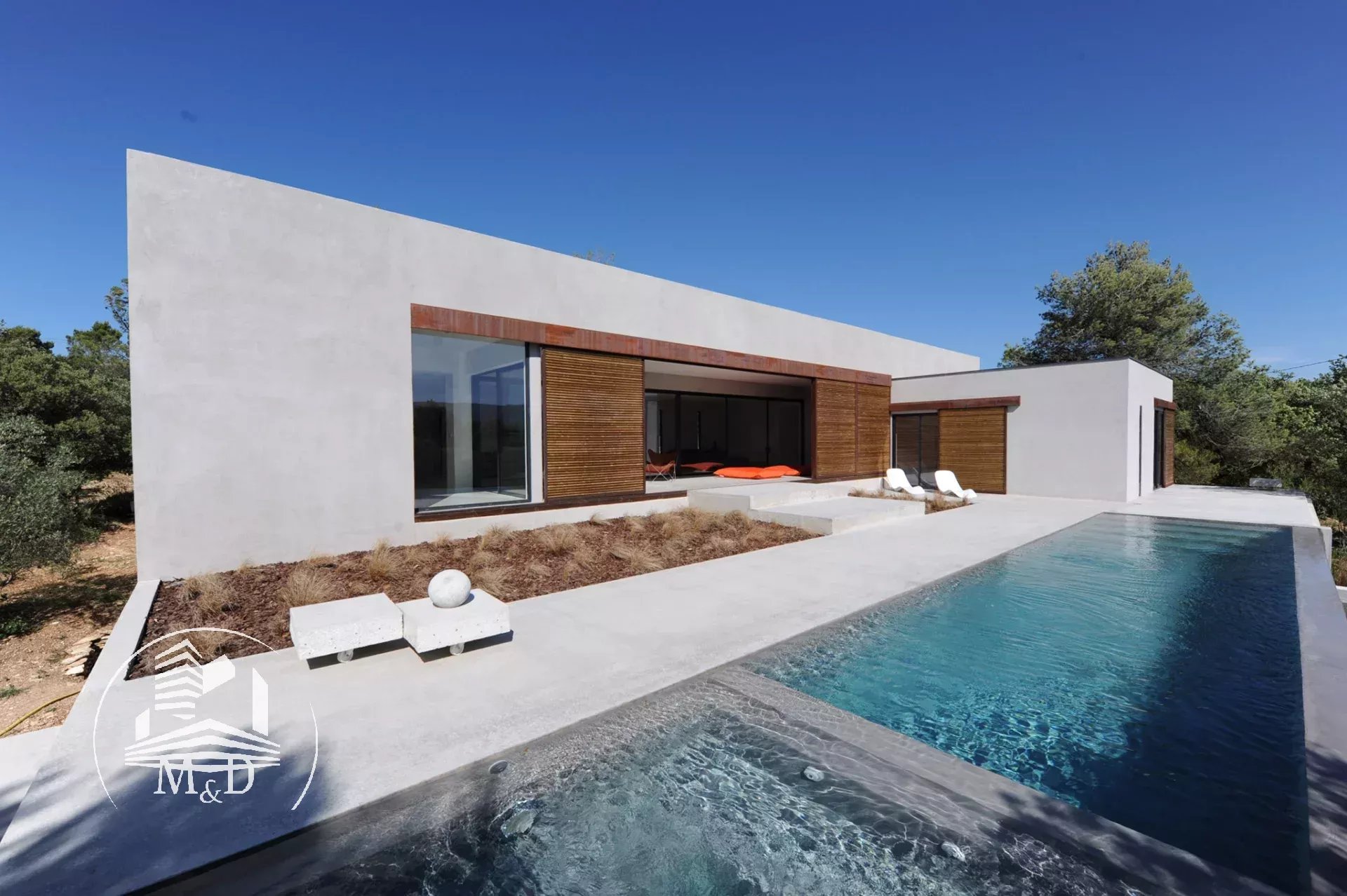 Agence immobilière de 