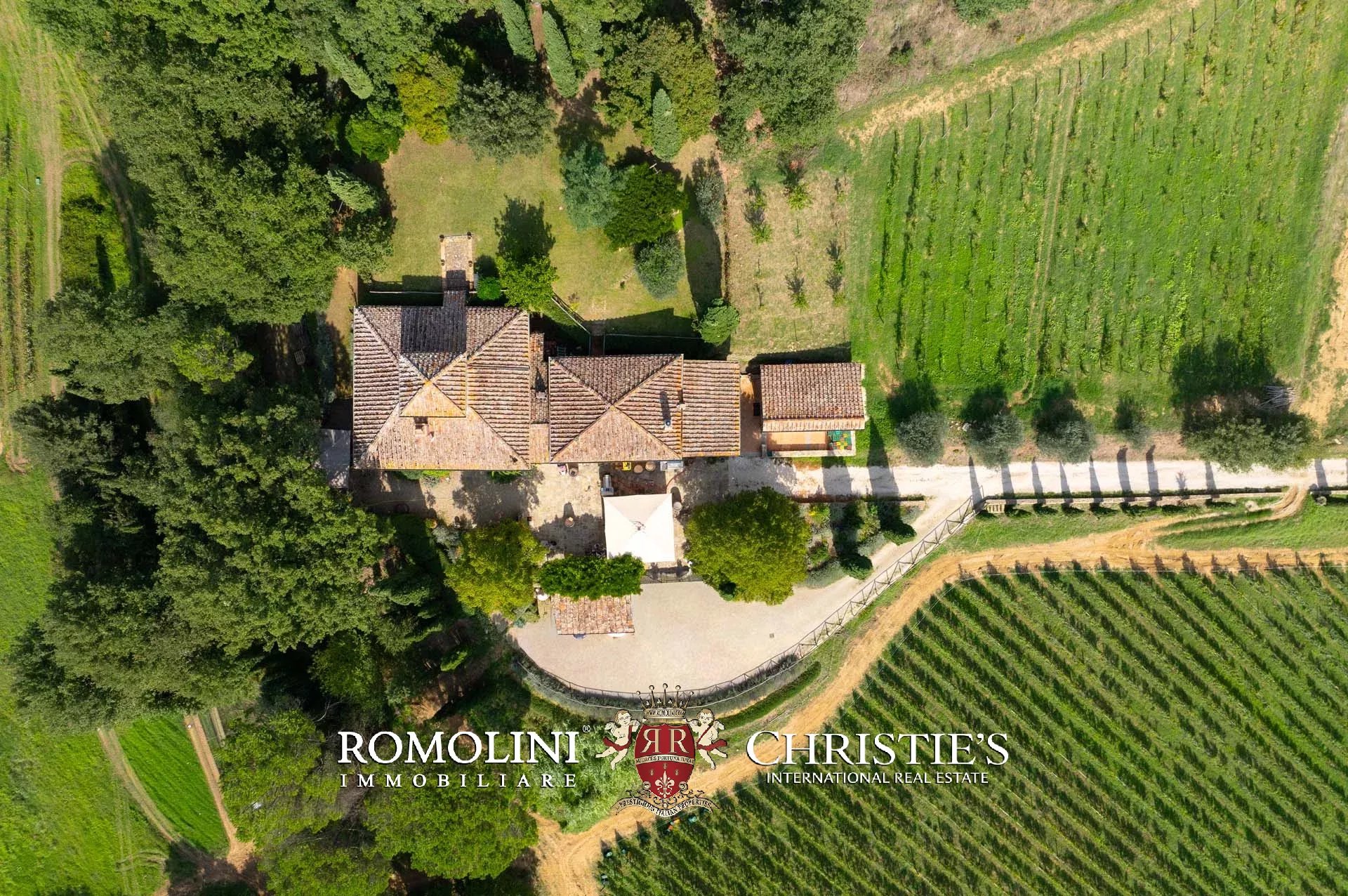 5 Bedroom Vineyard's Image 3
