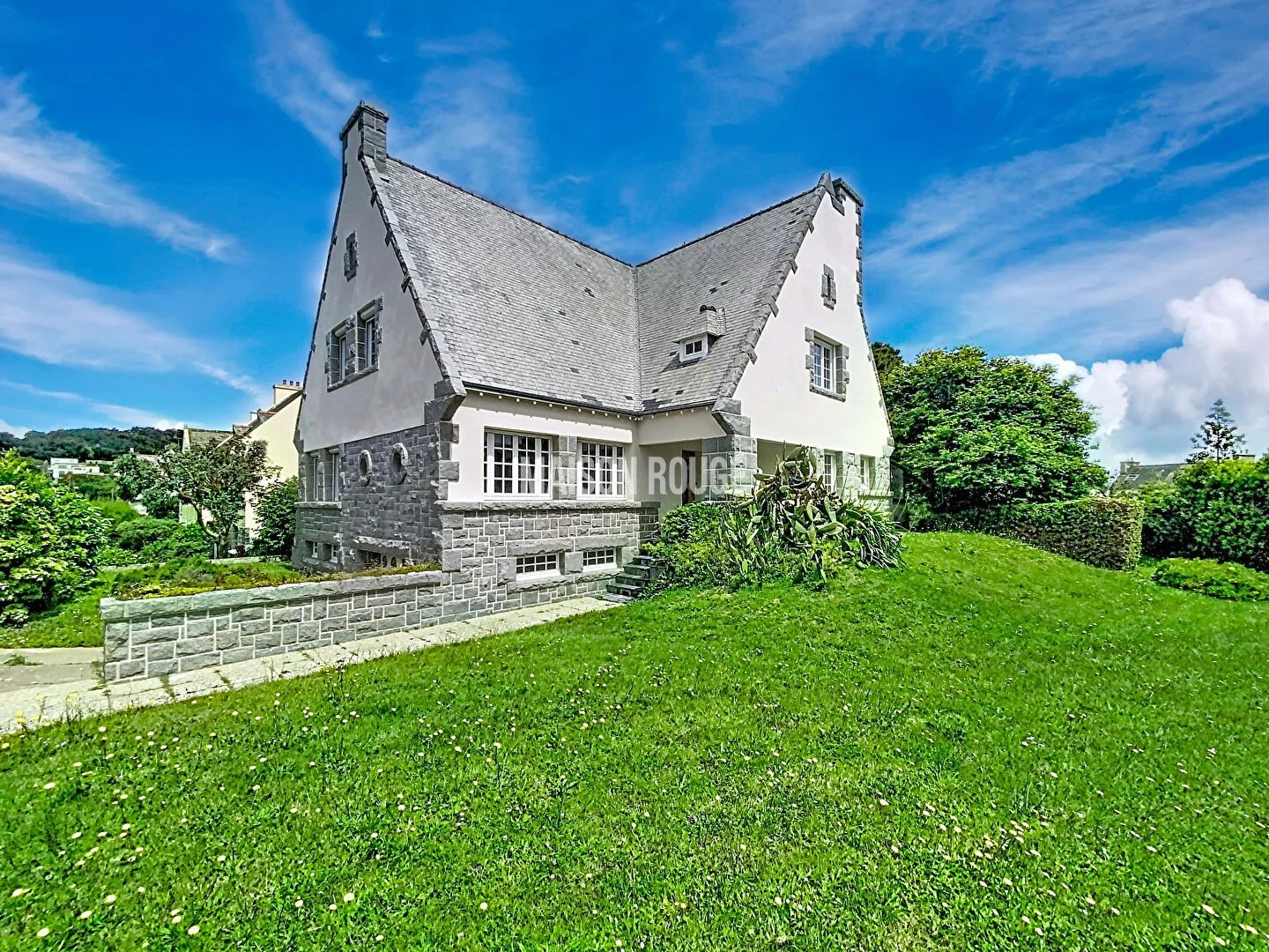 PAIMPOL Propriété : Maison + gîte  Centre ville à pied Aperçu MER