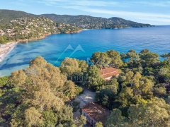 Waterfront Family Estate Le Lavandou | Rare Luxury Villa Cap Nègre — photo 1 of 7
