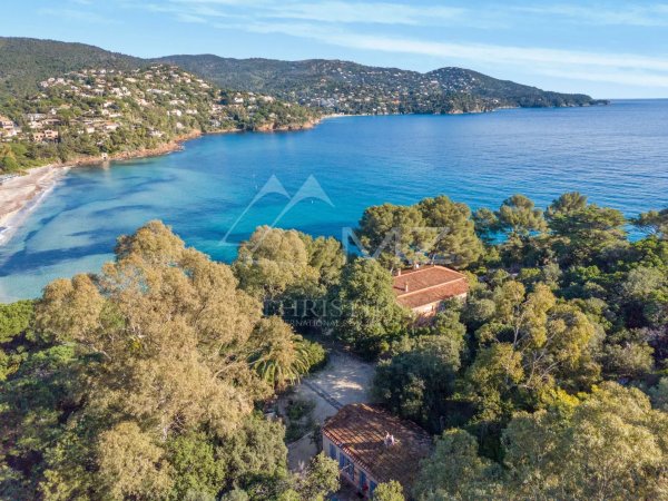 Waterfront Family Estate Le Lavandou | Rare Luxury Villa Cap Nègre — photo 1