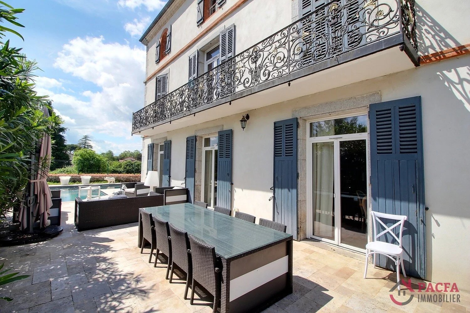 MAISON BOURGEOISE