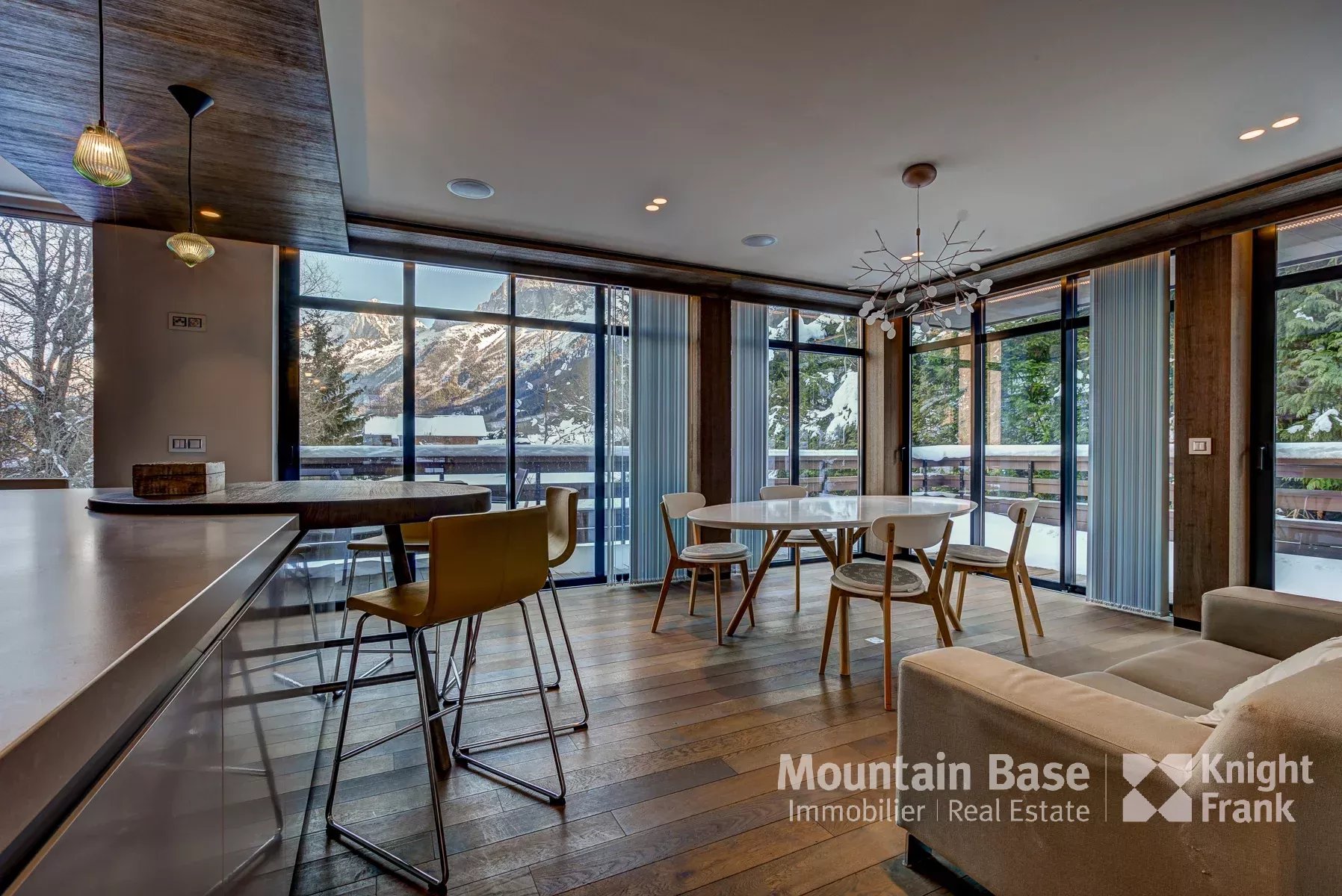 Photo of Beautifully designed, contemporary 4/5 bedroom chalet in a quiet area of Les Houches