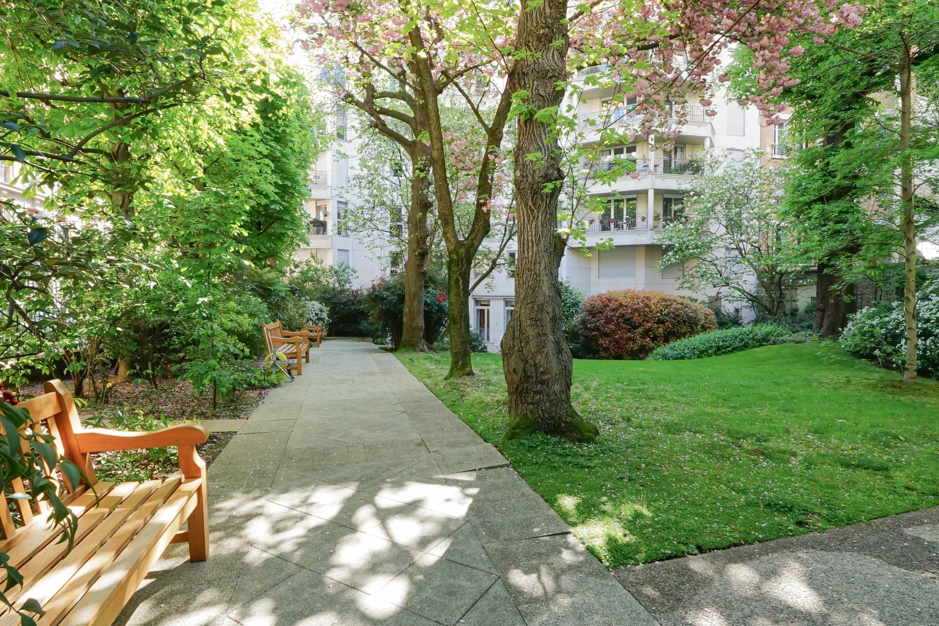 Paris 16e - AUTEUIL CHURCH