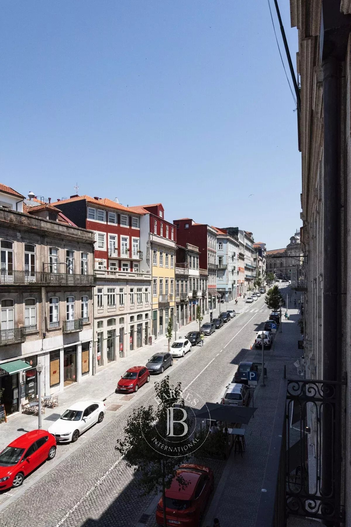 Porto Low-Rise Building