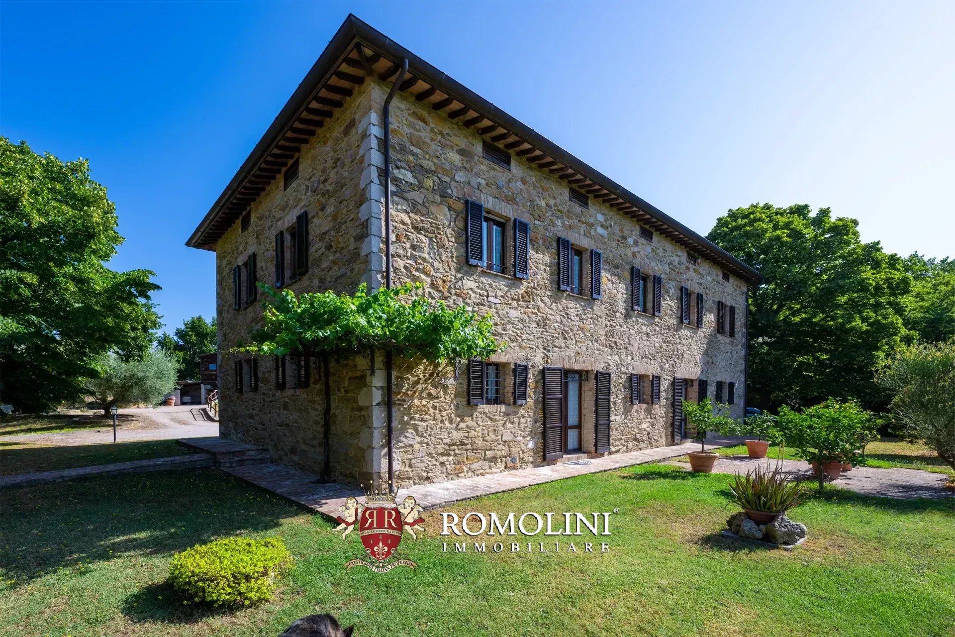 5 Bedroom Villa/Townhouse's Image 9