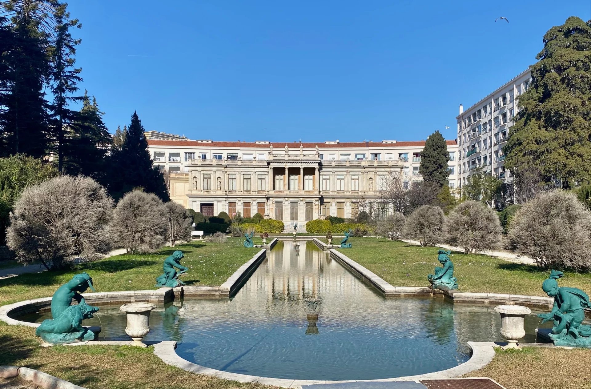 2 Pièces avec VUE sur le PARC