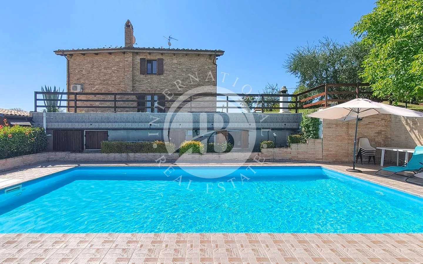 Villa in Montalto delle Marche - Image 3