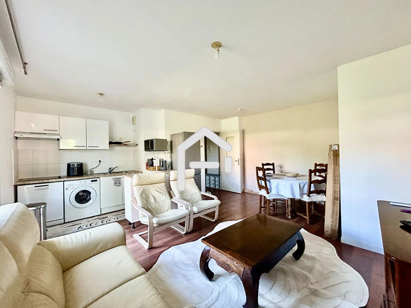 A louer : T2 meublé de 42m² avec CLIM + Parking + Terrasse à Saint Martin Du Touch