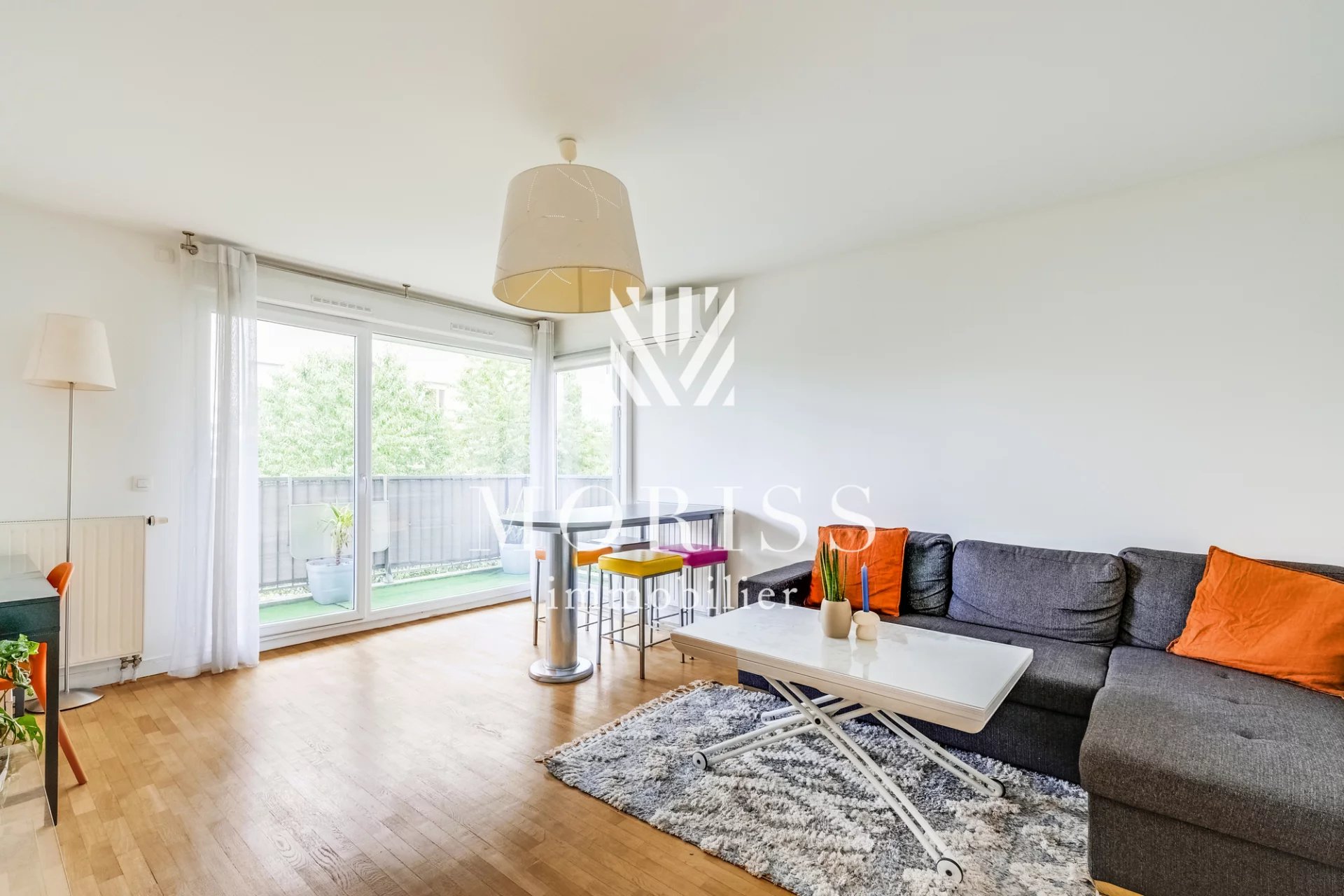 APPARTEMENT RÉNOVÉ – 3 PIÈCES – 65M2 - TERRASSE – LIGNES 13 & 14 - Image Array