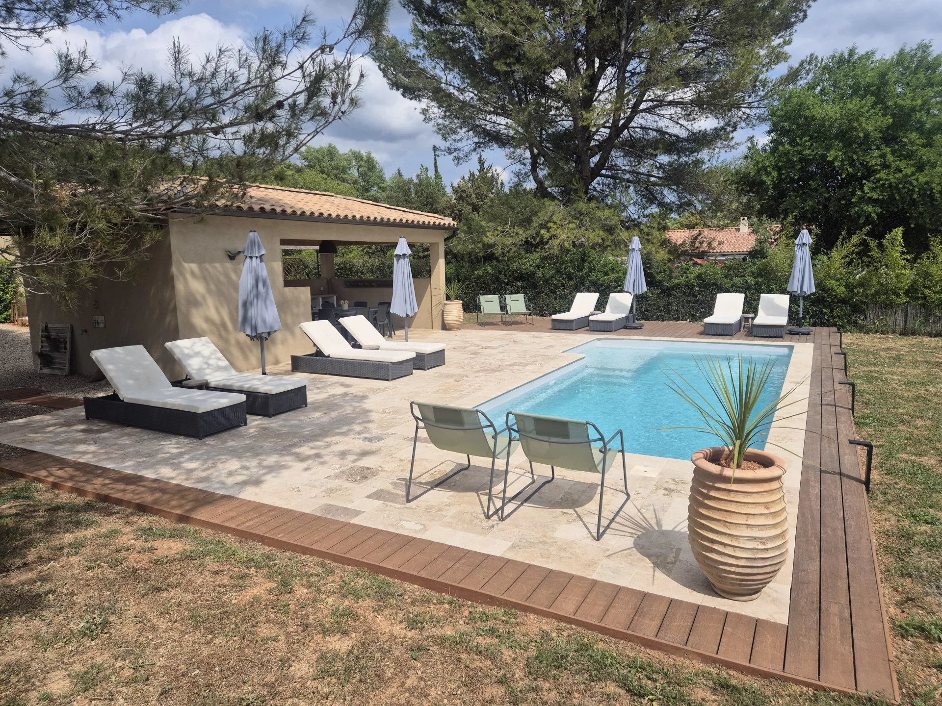 Villa and 4 gites in Cotignac, unique layout with pool house and pool