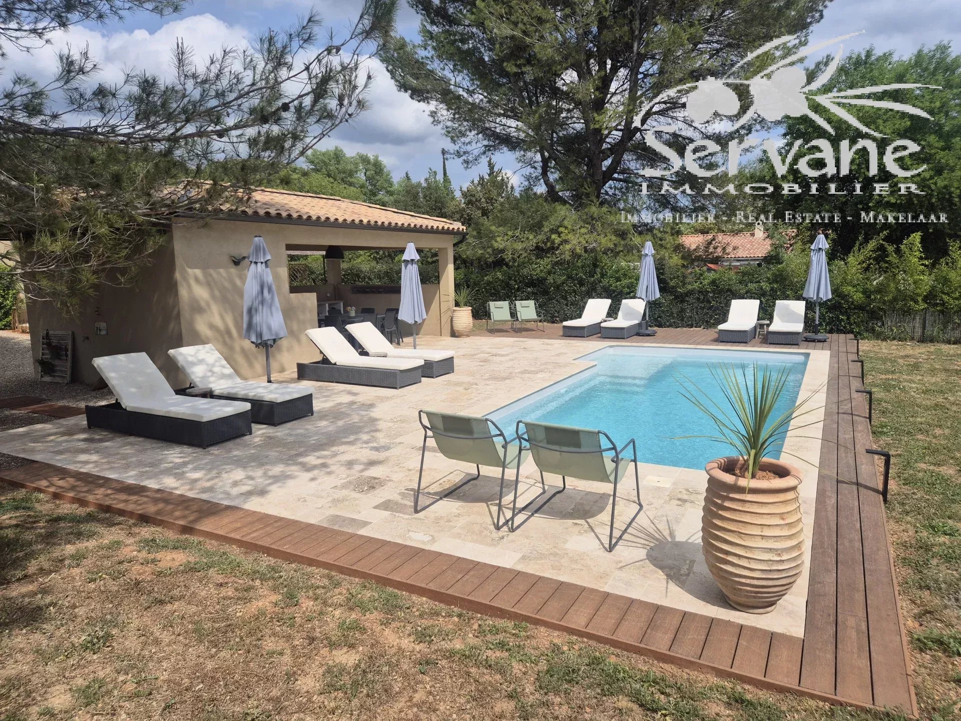 Villa and 4 gites in Cotignac, unique layout with pool house and pool