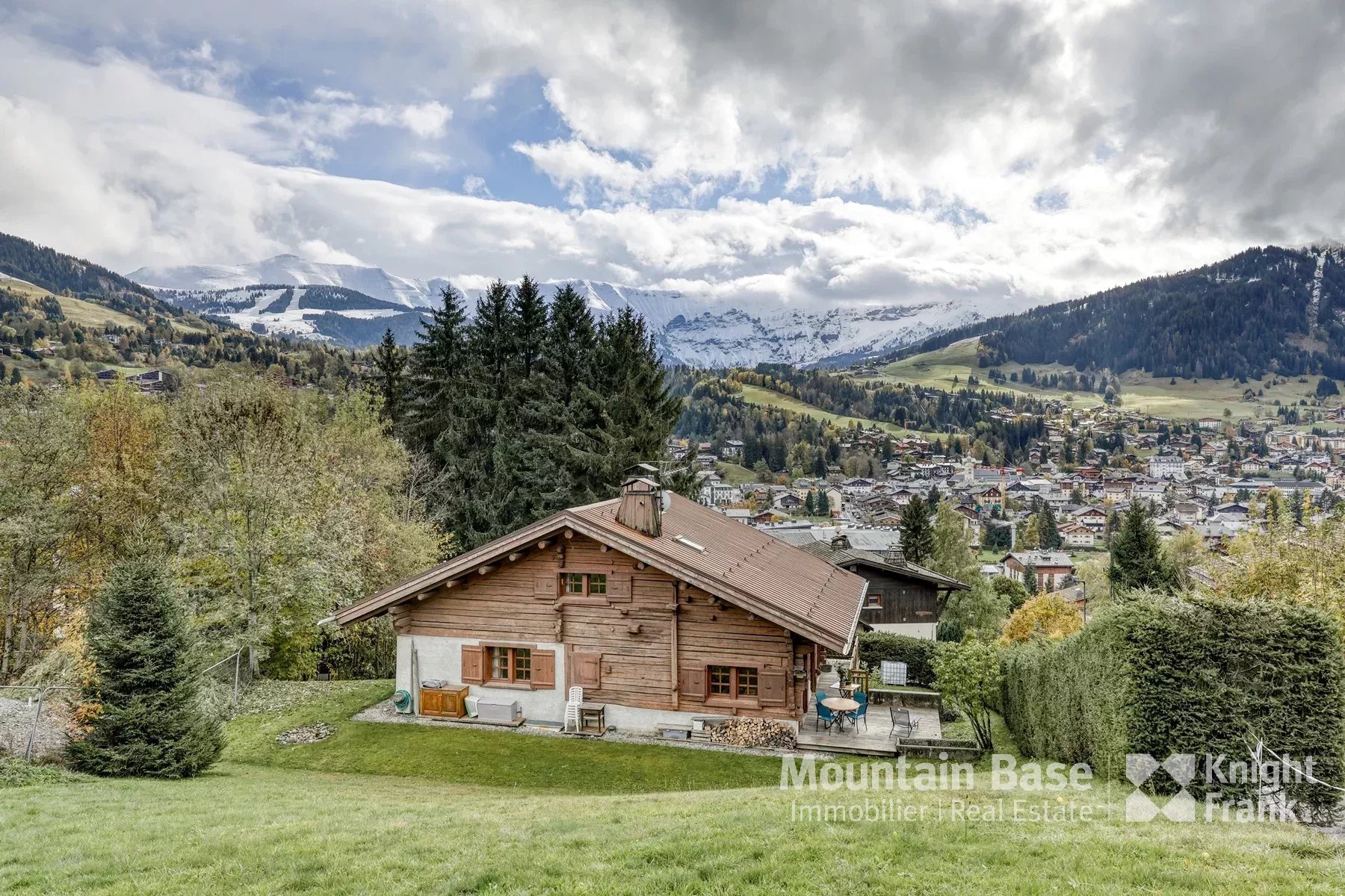 Photo of A beautiful, traditional 4-bedroom family chalet in Jaillet, Megève