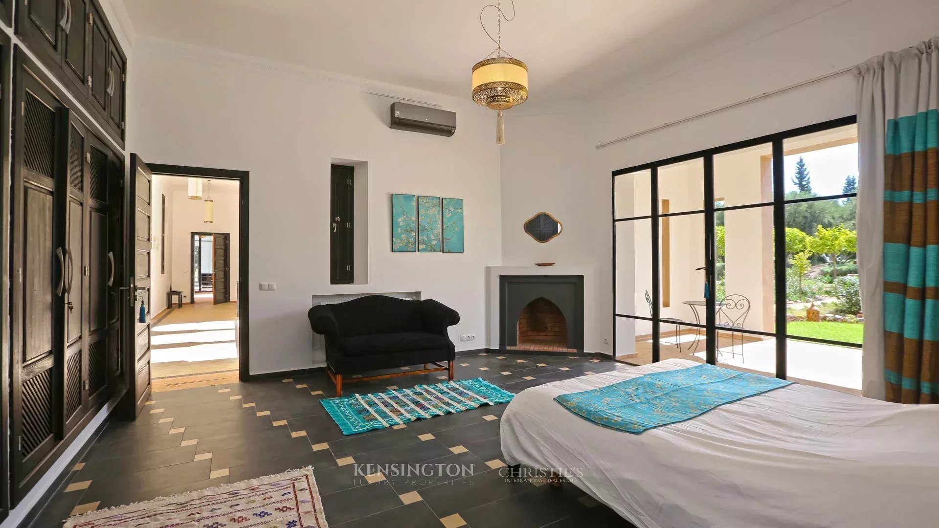6 Bedroom Villa/Townhouse's Image 9