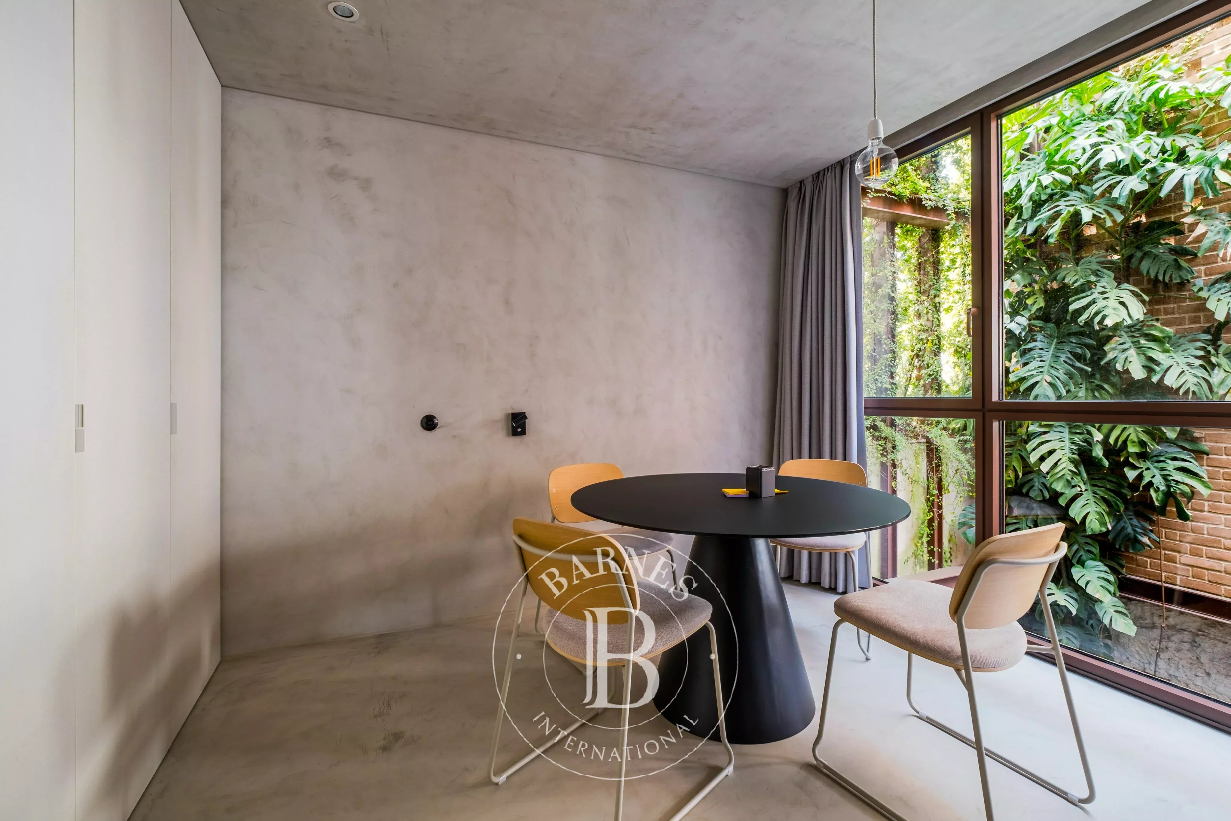 Maison contemporaine avec vue sur le fleuve