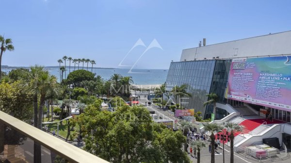 Cannes – Croisette – Magnificent 4-Room Apartment with Sea View — photo 2