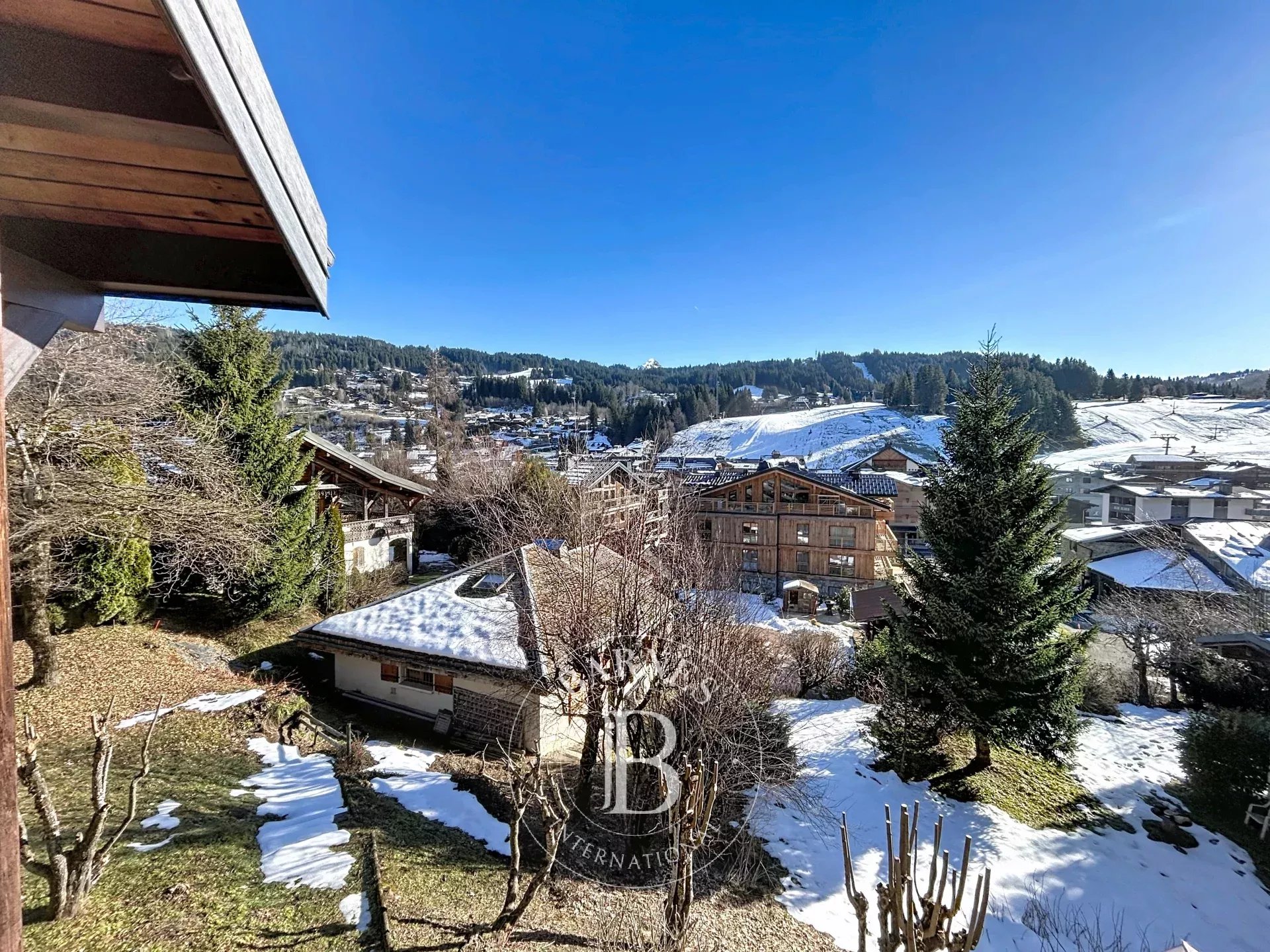 Photo of Les Gets - Unique chalet of 167 sqm with panoramic views in the village center – 4 bedrooms