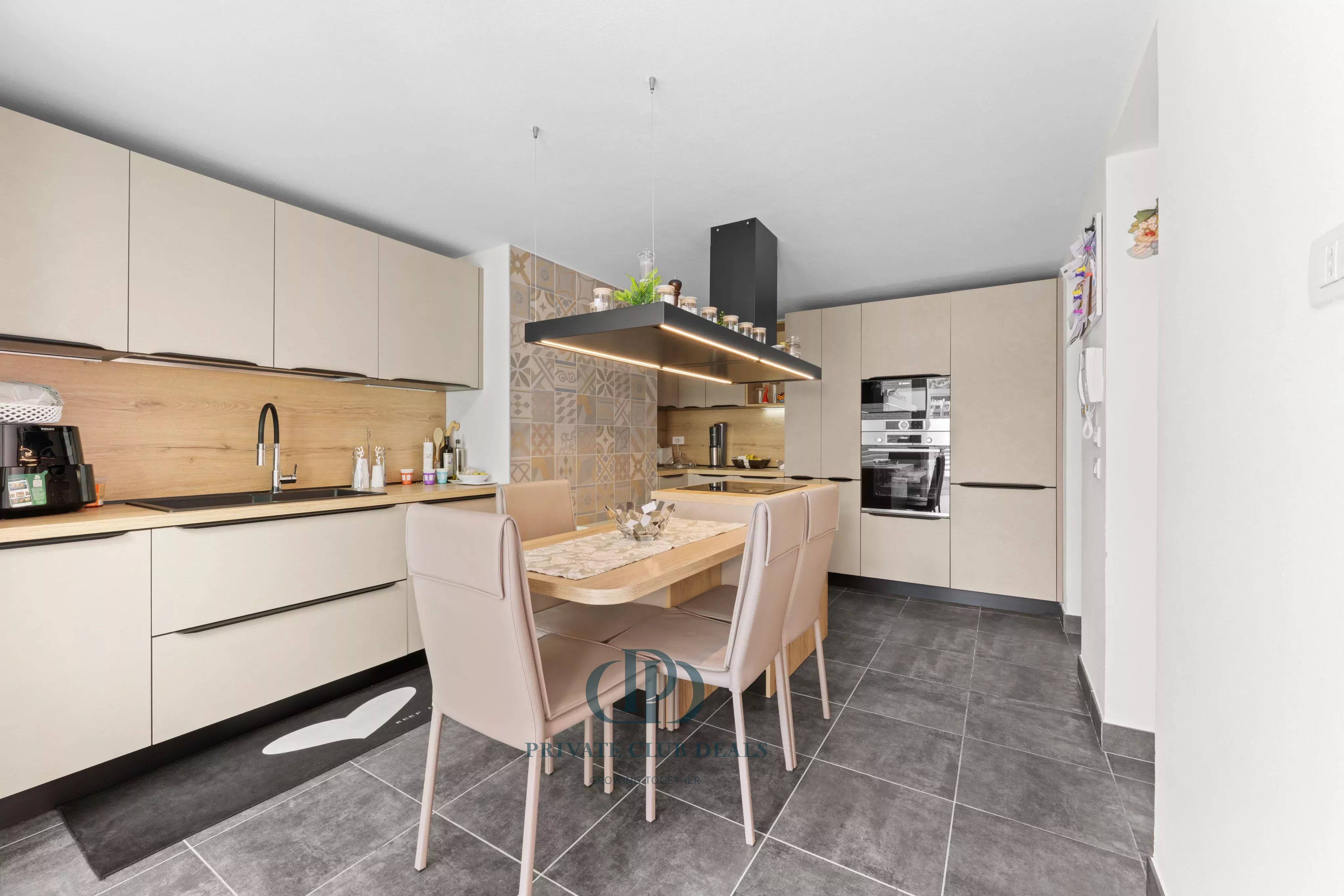 Villa Como - picture 12