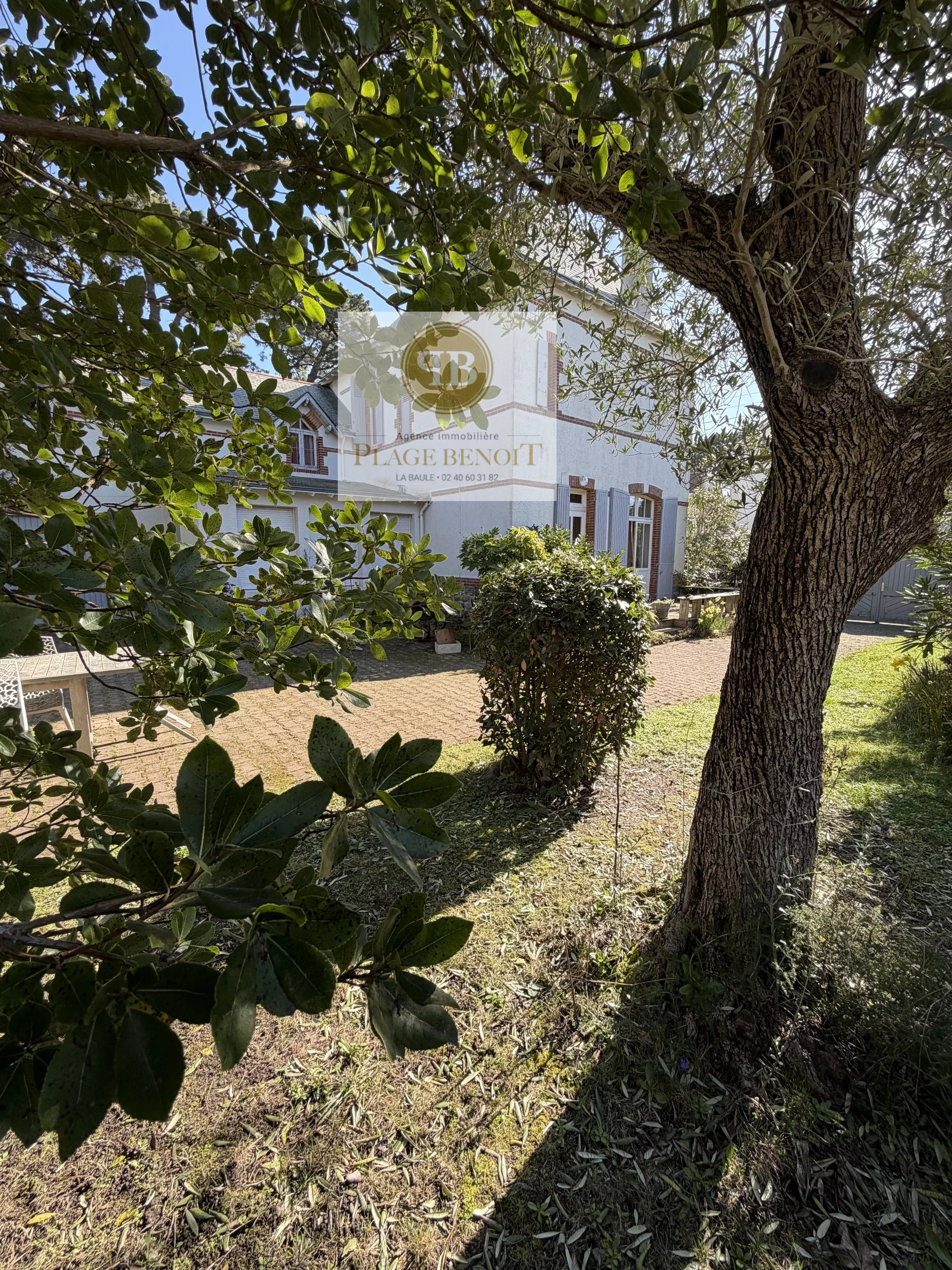 Coastal Villa in La Baule - 6 Bedrooms, 190 m² Oasis