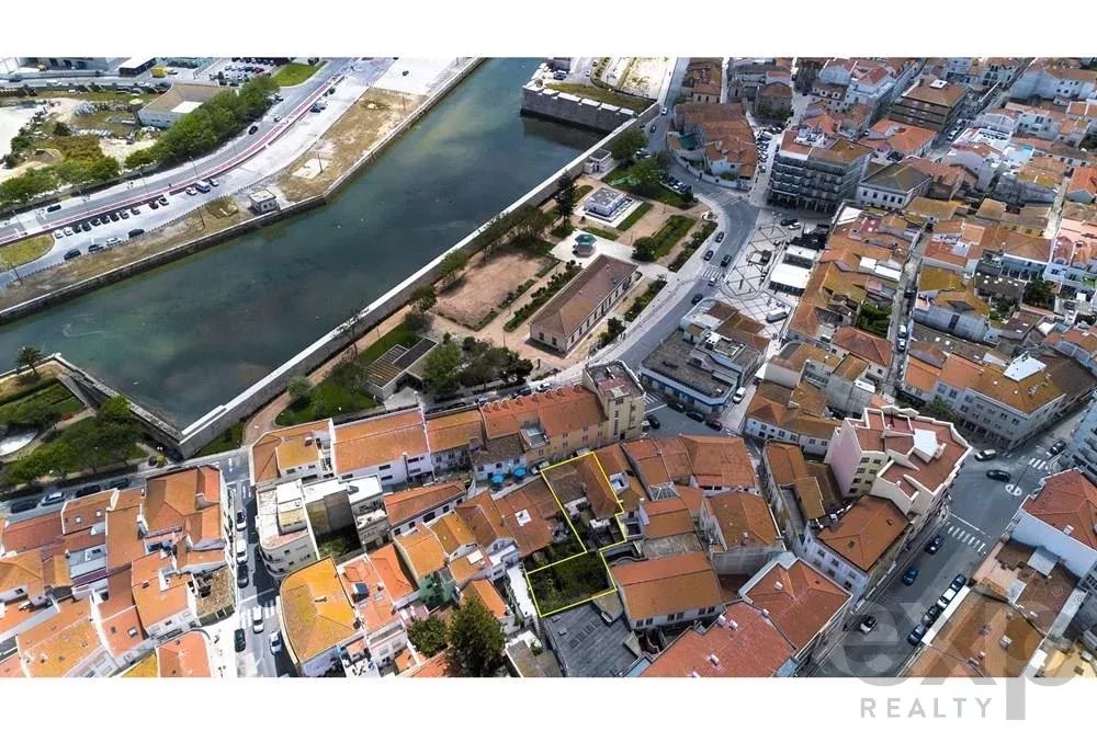 Sale Building Peniche Peniche
